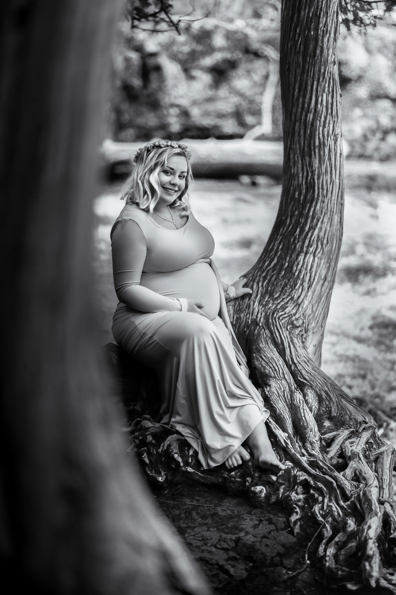 Black and white maternity portrait by roots